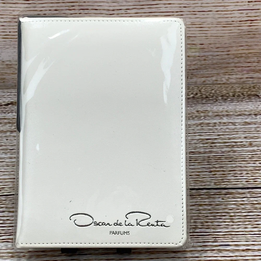 Oscar de‎ la Renta Parfums Journal White Notebook Diary Stationary New w/ Box